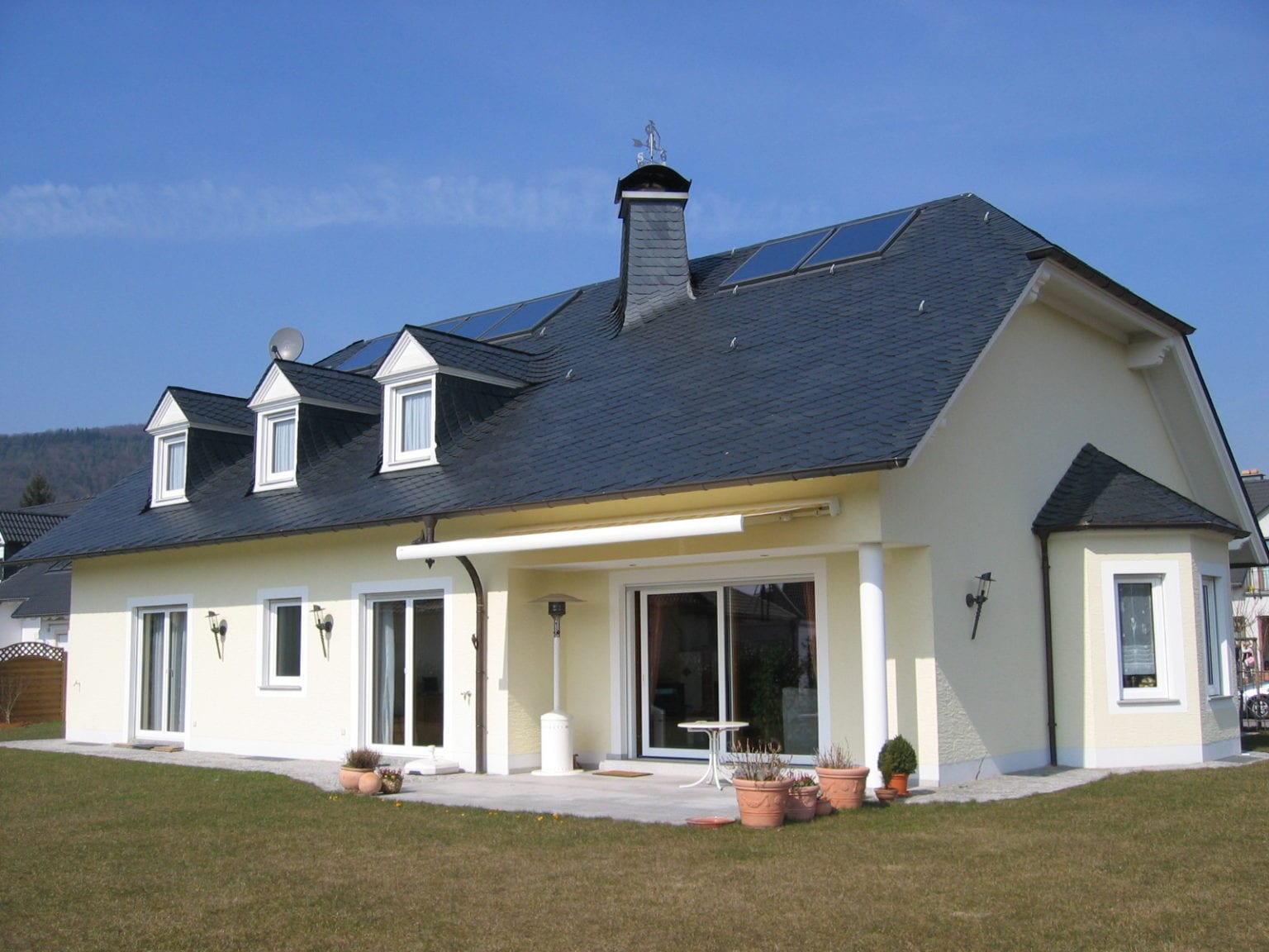 Walmdach mit Schiefer und Kupfer - Dachdecker Kremer - Trier Euren